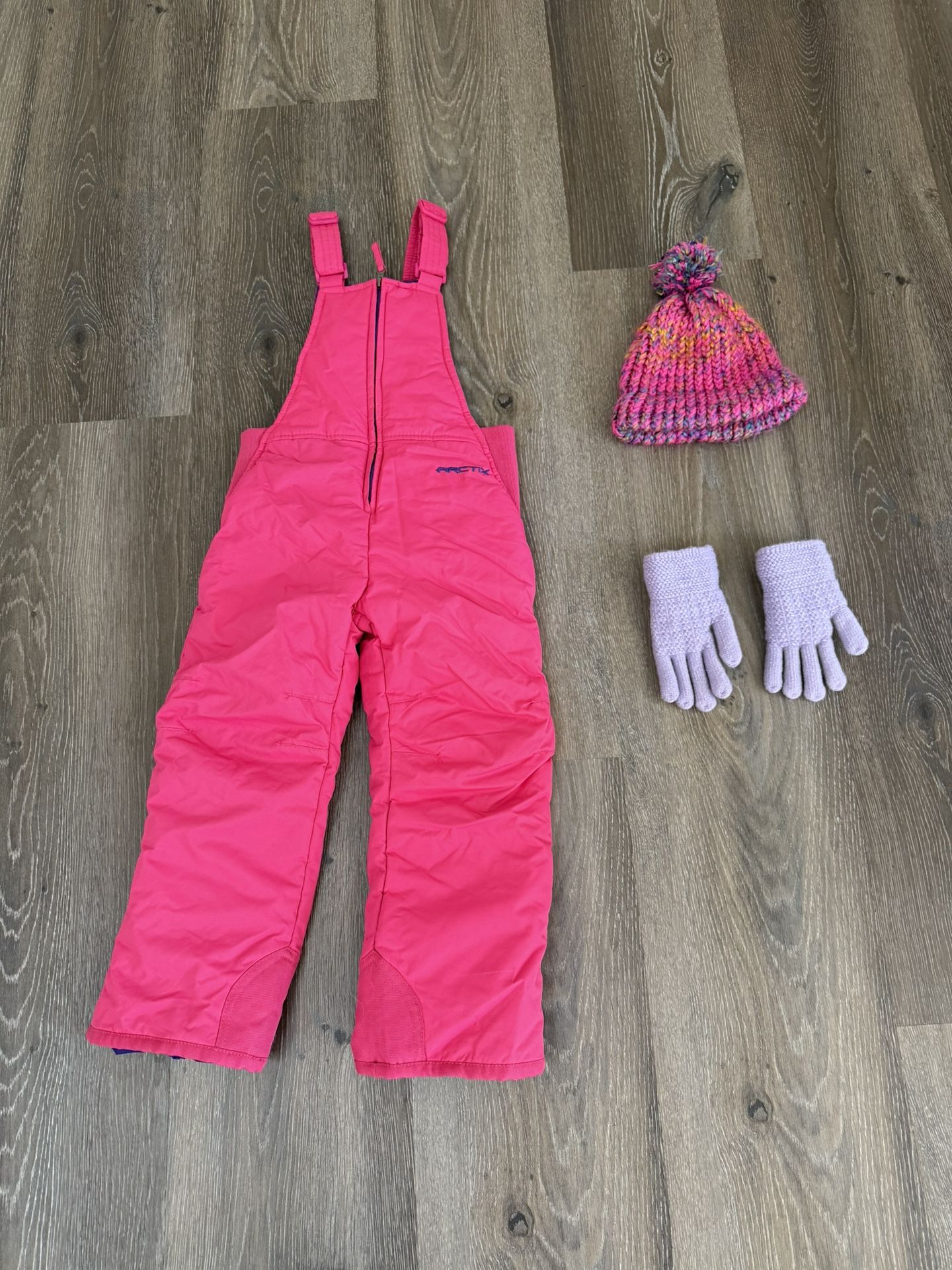 Girl Snow Suit Complete $10
