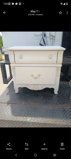 White side table with drawer comes with oval mirror