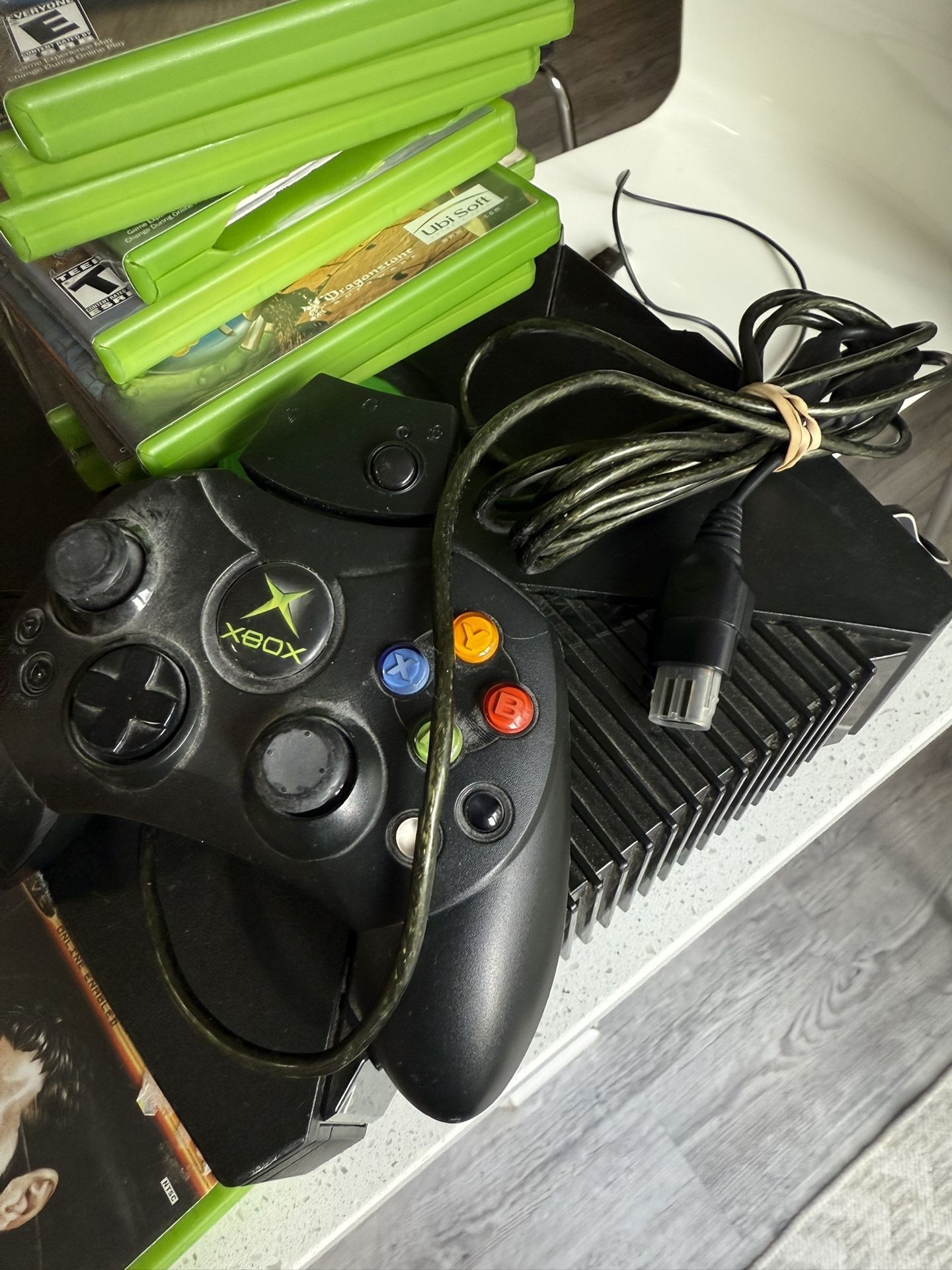 original Xbox with 30 video games 1 controller