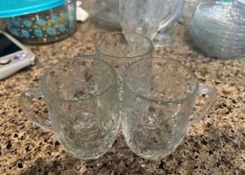 Princess house glass mugs