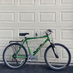 Trek 830 Mountain Bike – 21-Speed – 26” Wheels – Aluminum Frame Bicycle