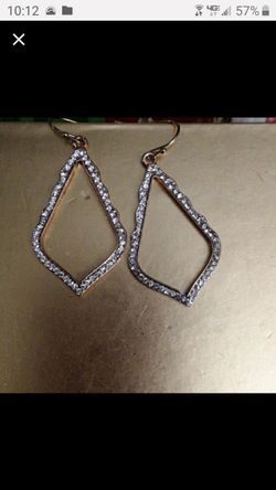 Cool Fashion Diamond-looking Earrings w goldtone (shown w AAA battery)