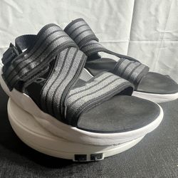 Adidas Women's 90s Regular Fit Swim Slide Sandals Black  Size 10 EG7647