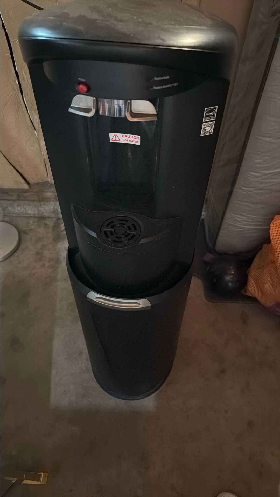 Water Dispenser (Crystal Mountain)