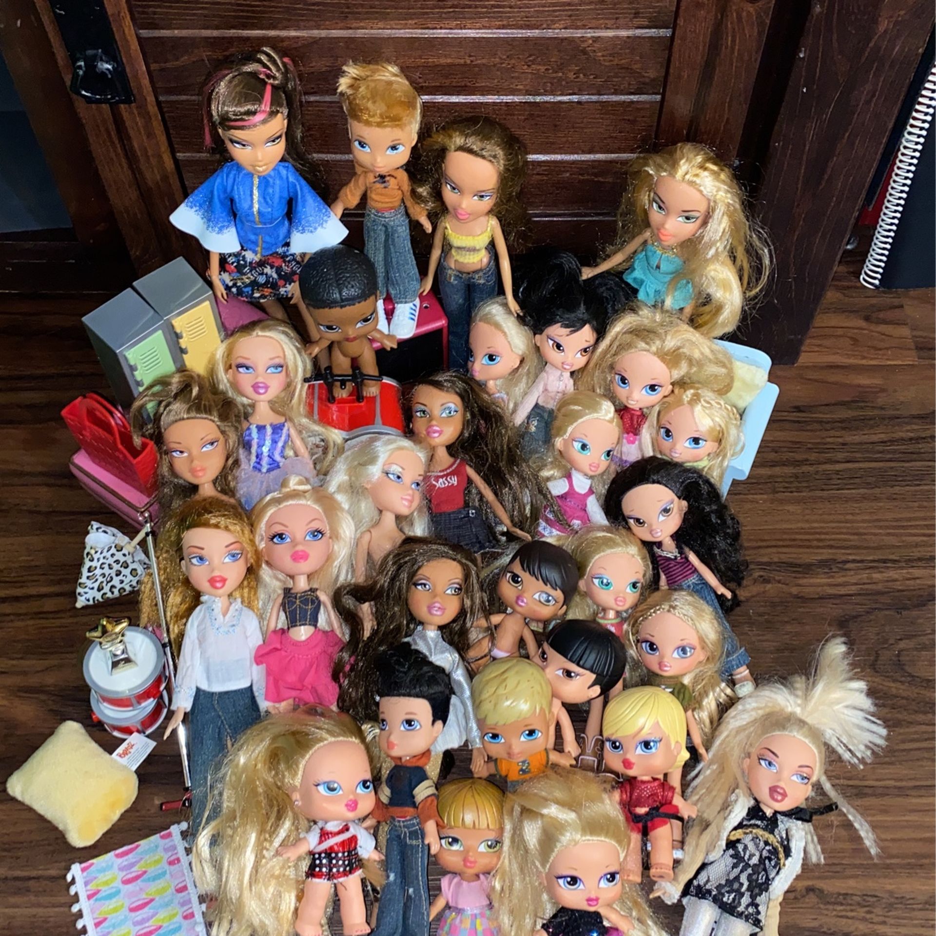 Bratz Vintage doll Lot
