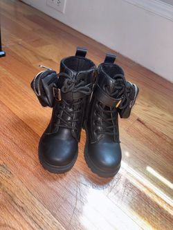Black Combat Boots with Removable Pouches Size 9