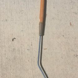 Grass Whip Serrated Double Edge - 22" Wood Handle
