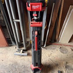 Milwaukee Cordless Rocket Dual Power Tower Light 