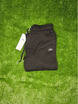 Alo Yoga Accolade Straight Leg Sweatpants Black Open Hem {Size S]