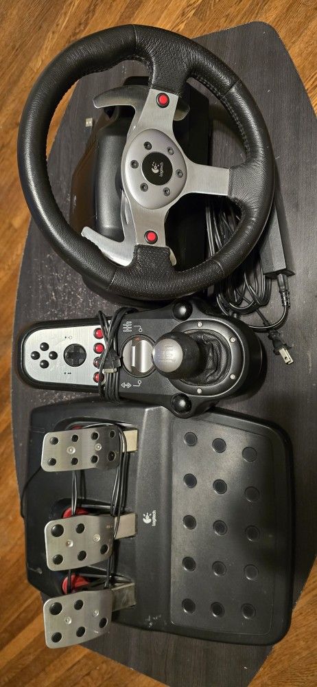 Logitech G25 PC Racing Wheel