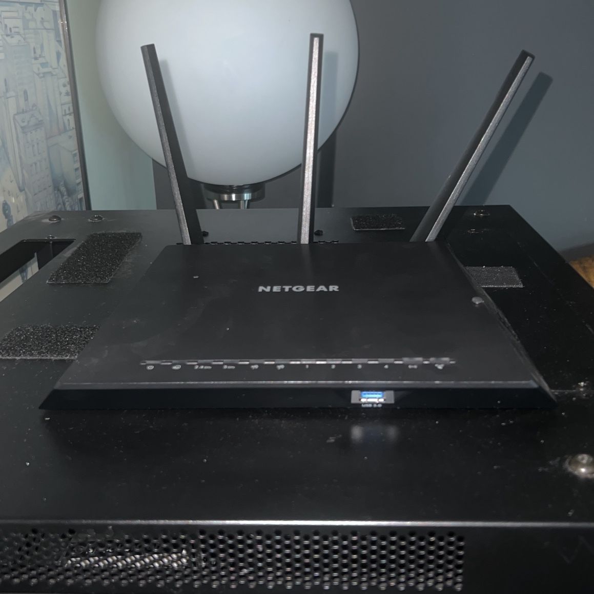 NETGEAR Nighthawk R7000 - Wireless router - 4-port switch