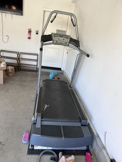 $4,000 Treadclimber Freemotion 