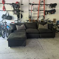 🚚 Free Delivery Couch 🚚 Gray Couch Professionals Cleaned 