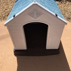 Plastic outdoor dog house