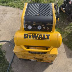 DEWALT 4.5 Gal. Portable Electric Air Compressor 225 PSI