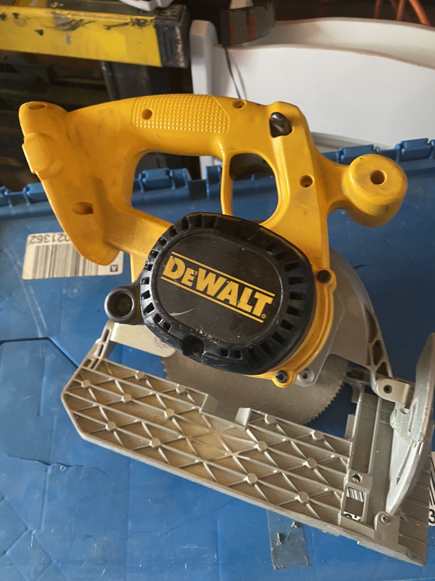 DEWALT DC390 XRP 6-1/2" 18 Volt Cordless Circular Saw Bare Tool USED for Sale in Highland Park, CA -