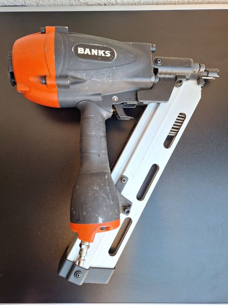 Banks 30°-34° Framing Nailer, model 64139