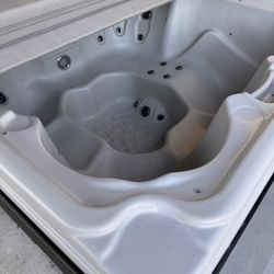 Viking spa Hot Tub - 2024 Royale Model