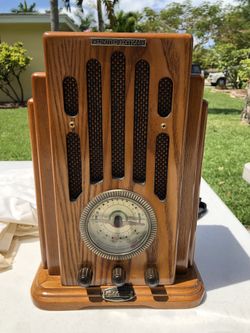 Crosley Limited Edition Antique Looking AM/FM Radio and Cassette Player