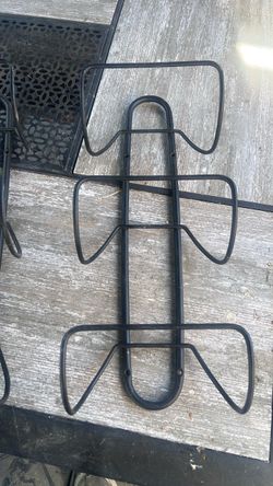 Black Metal Wire Wall Rack