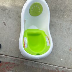 Baby bath tub
