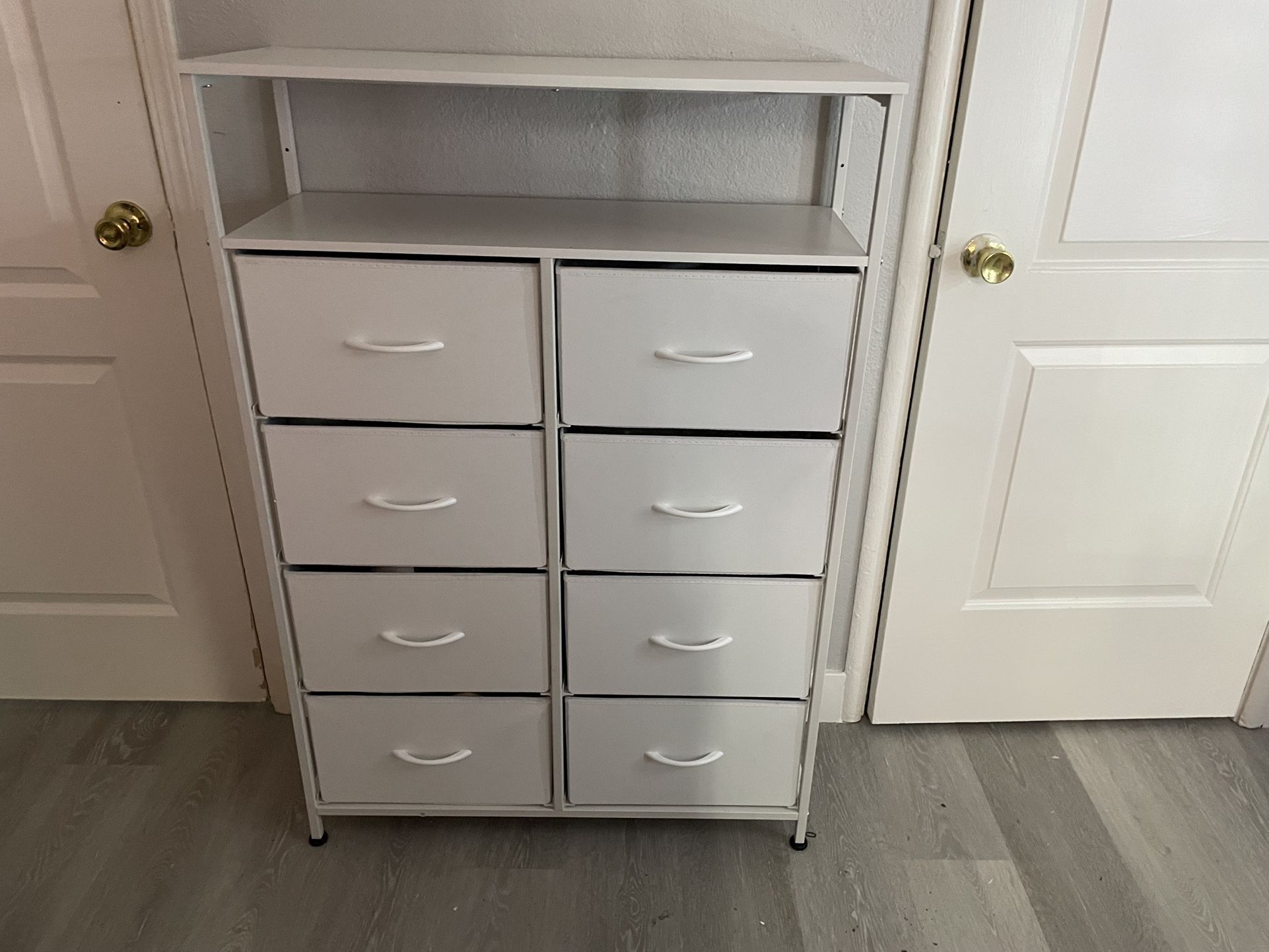 Dresser/ Tv Stand 