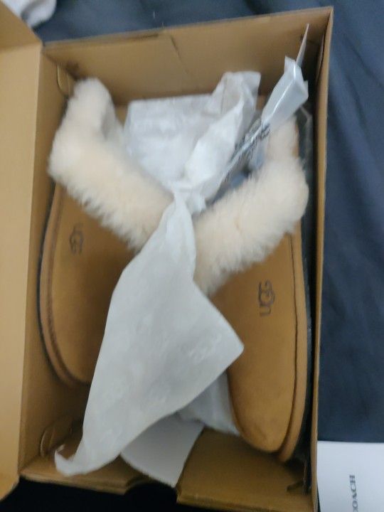 UGGs Size 7 Women's,New Condition,Brown