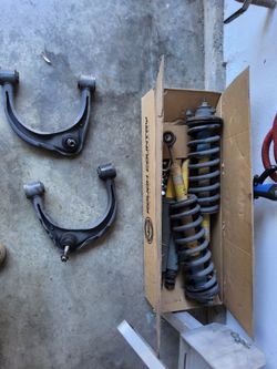 Toyota tacoma 2nd gen OEM suspension shocks