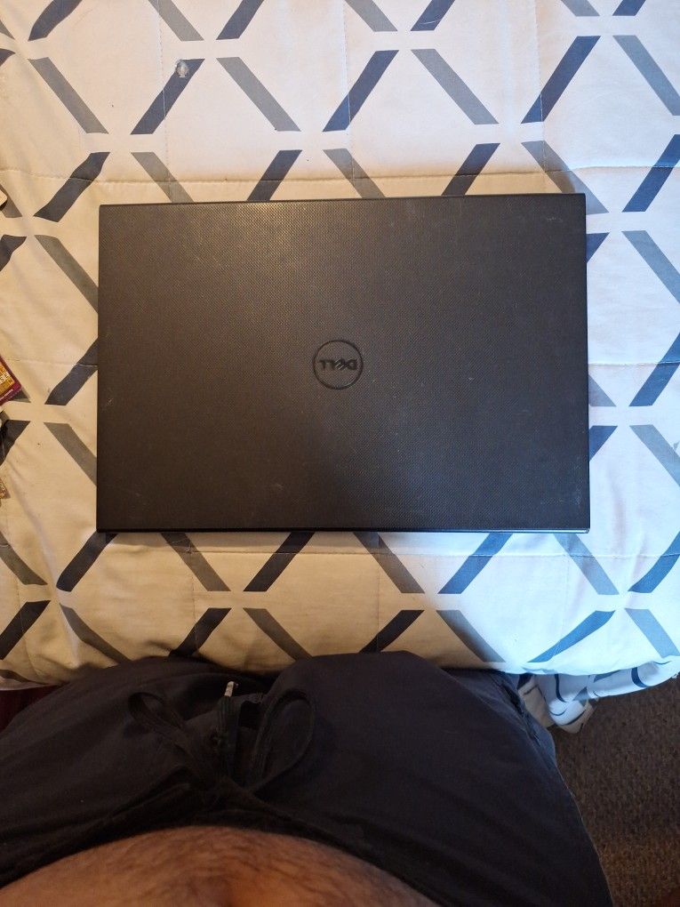 Dell Inspiron 15"