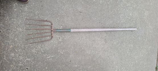 Vintage 6 Tine Pitch Fork