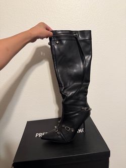 PRETTYLITTLETHING Boot Heals