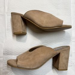 Steve Madden Chance Block Heel in Taupe