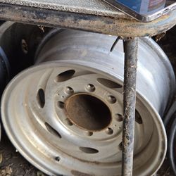 4 Rims Chevy 2500 3/4 Ton