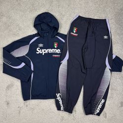 2 piece set supreme available size S,M,L,XL
