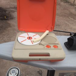 Vintage General Electric GE Portable Record Player Model V301A  Music !!