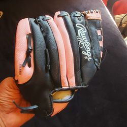 Rawlings Baseball Glove..size 9 1/2 Youth..Good Condition 