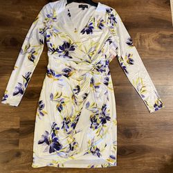 Brand New Woman’s Guess brand White Floral Dress Up For Sale 