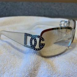 New Women's DG Sunglasses in Clear