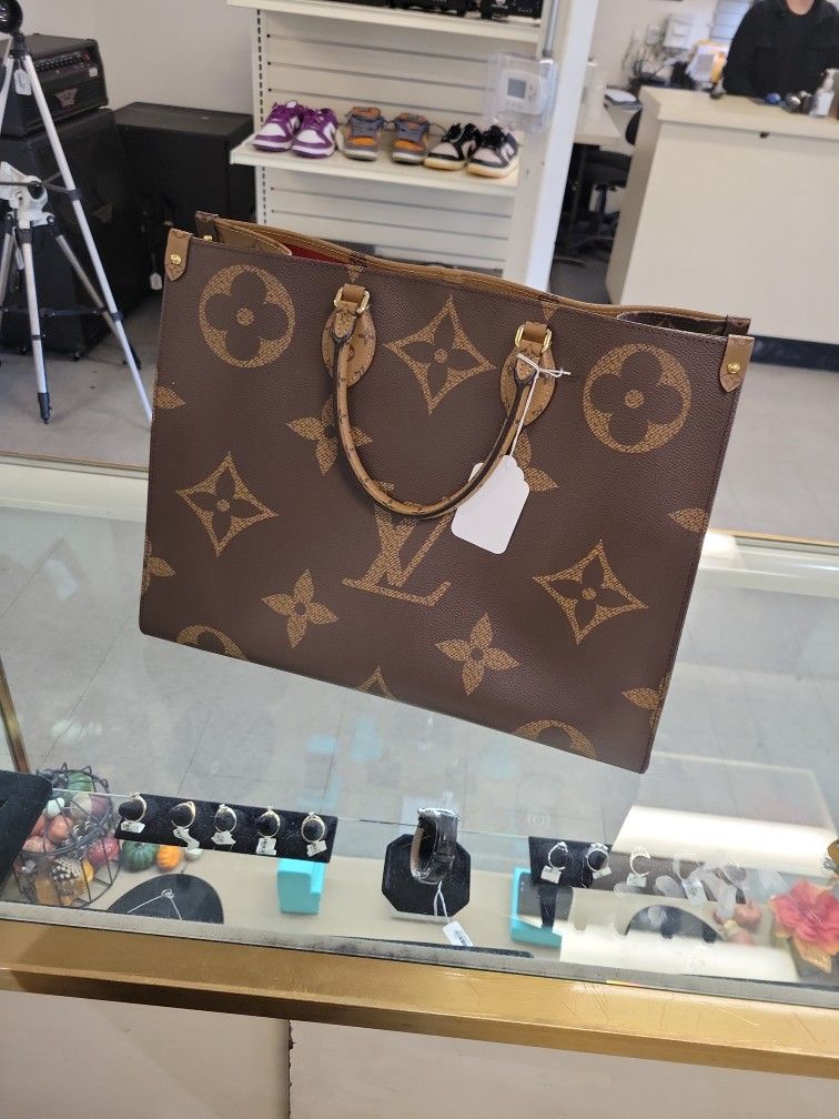 Louis Vuitton On The Go