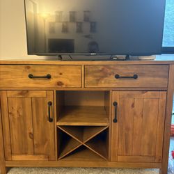 Entertainment center/cabinet