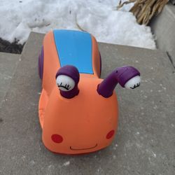 Ride-on bug car toddler toy