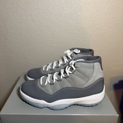Size 9 jordan 11 cool grey
