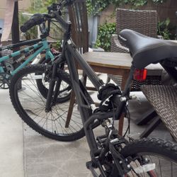 Black Hyper Full Suspension Mountain Bike