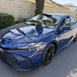 Toyota Camry SE 2025