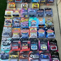 New Mixed Diecast Cars Scale 1:64 (VALENCIA) $10 $15 $20 Each One