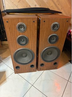 Vintage Technics Speakers set of 2