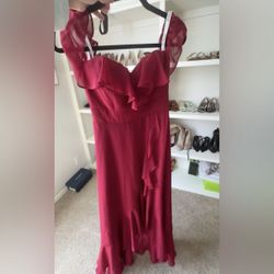 BURGUNDY DRESS SIZE SMALL PICK UP TODAY