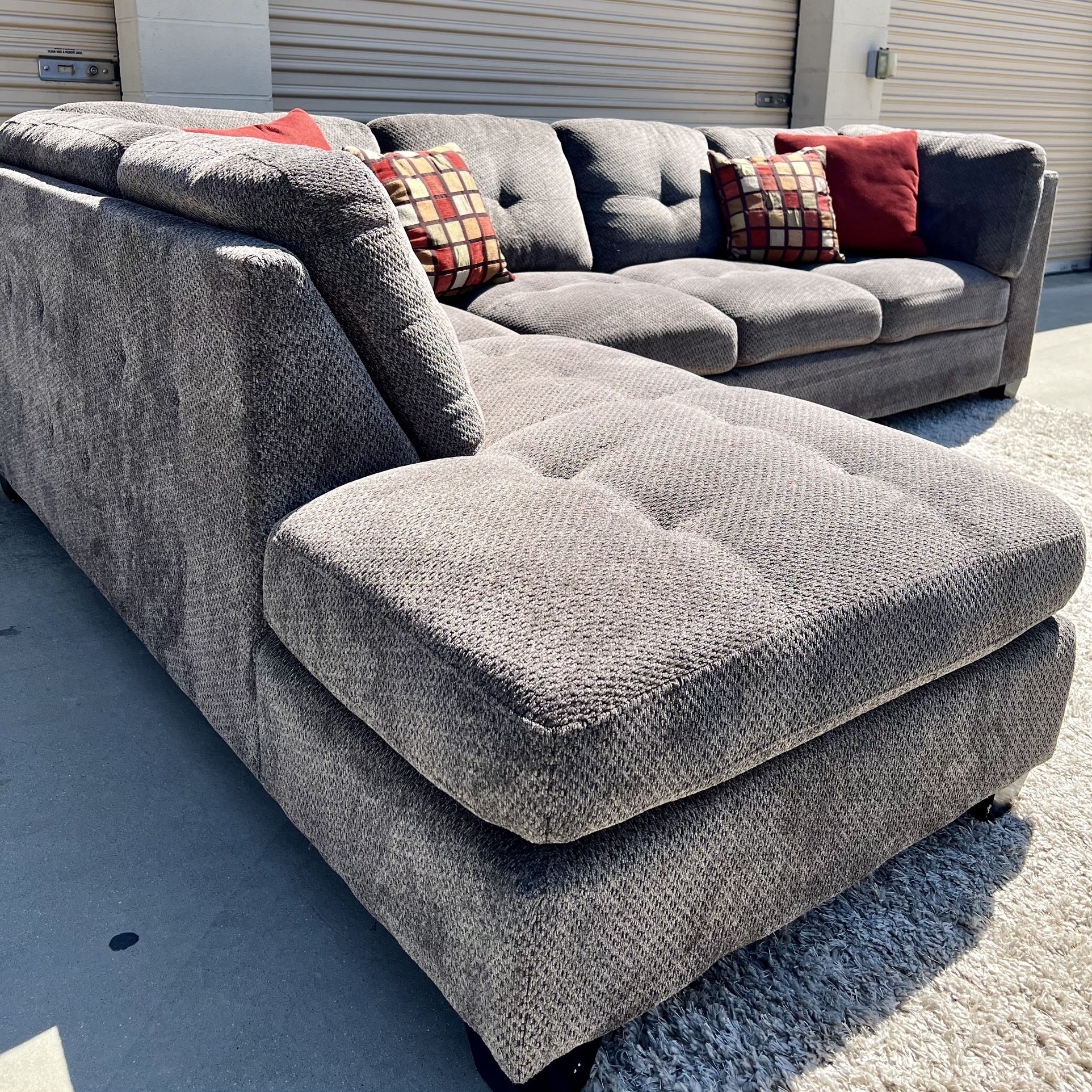 Large Gray Fabric 2-Piece Chaise Sectional 