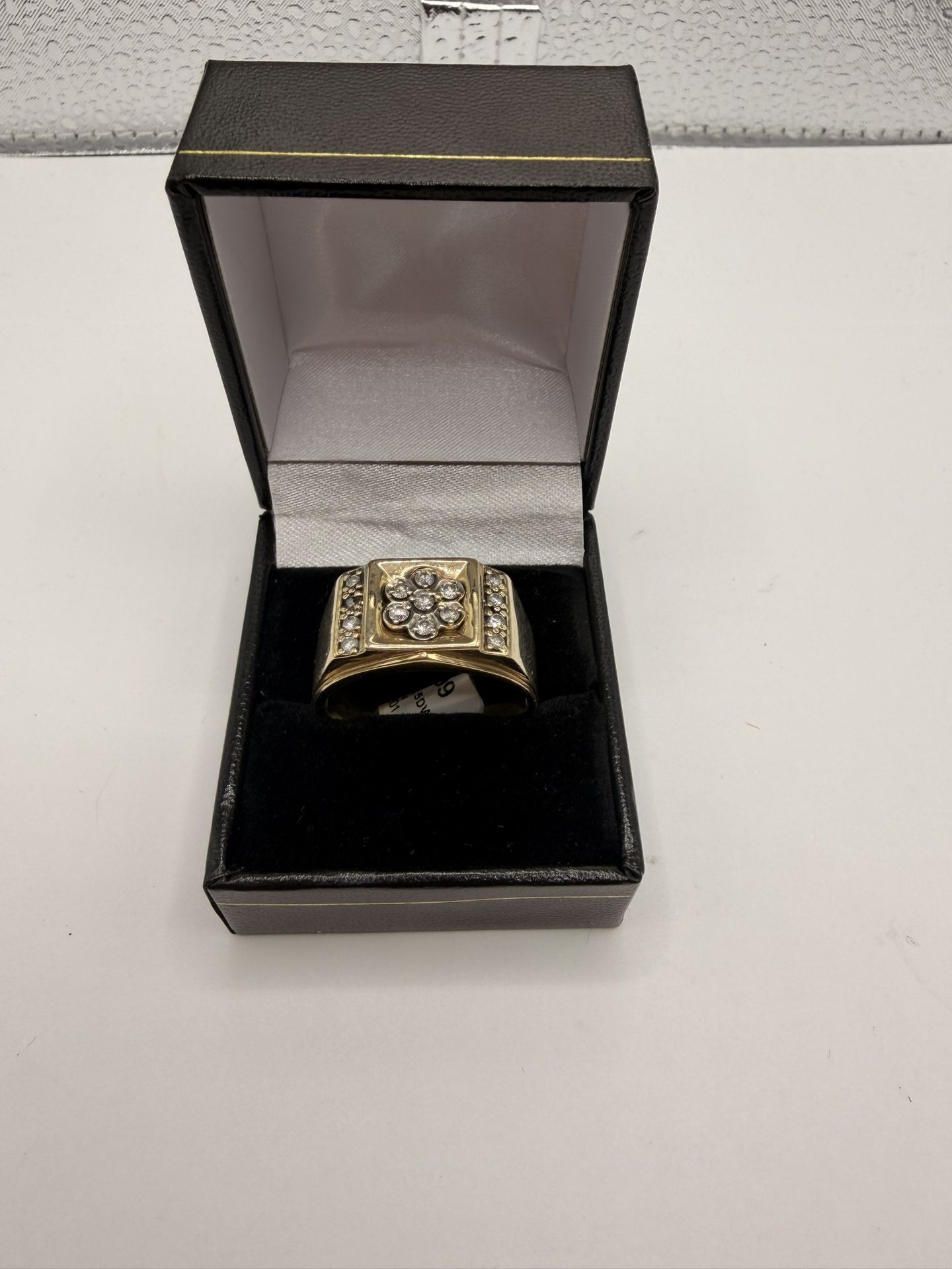 Diamond Cluster Ring 10Karat Gold W/ Diamonds