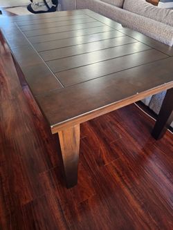 WOOD TABLE EXPANDS